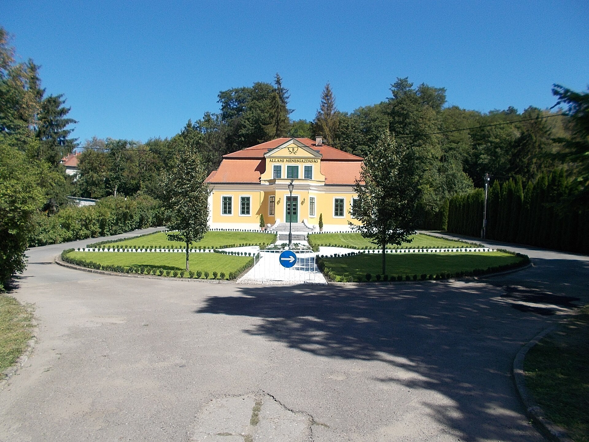 Évora Headquarters Plaza