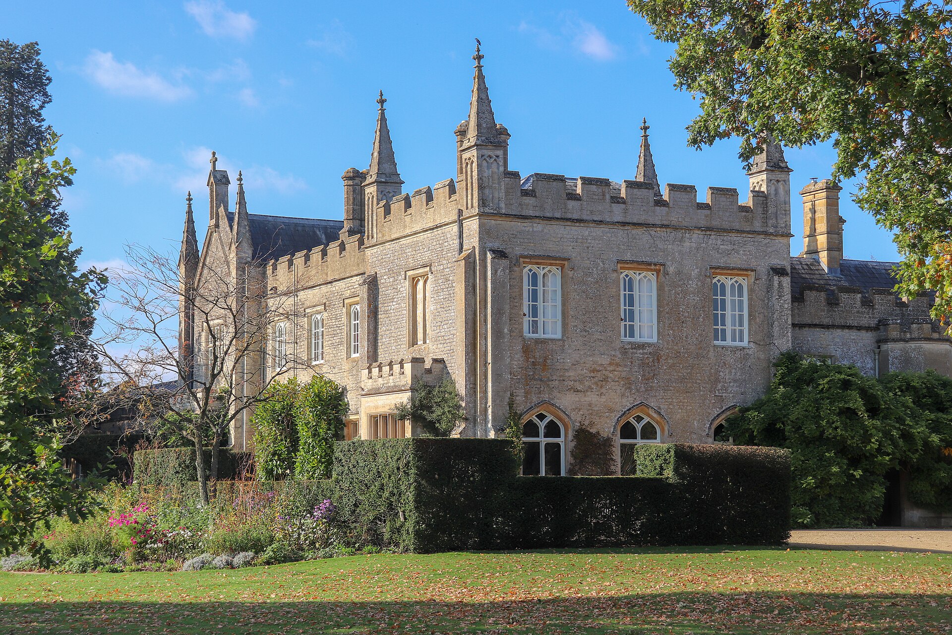 One Vesper Manor Grounds