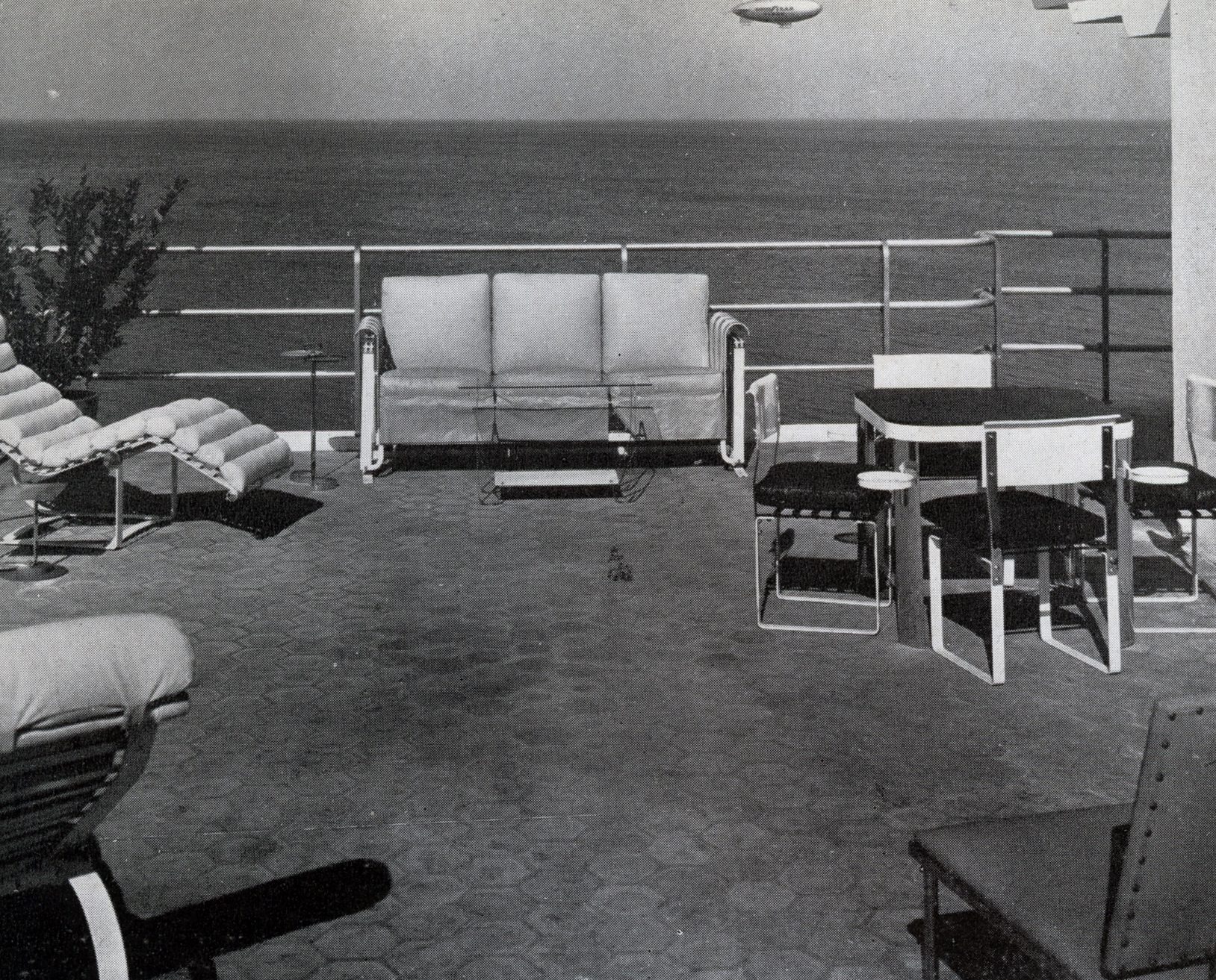 The Athenaeum Oceanfront Grounds